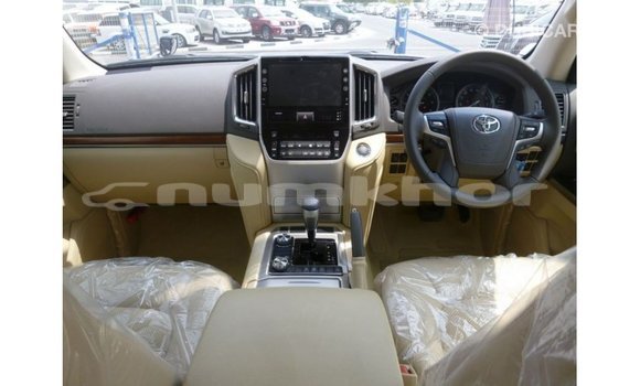 Buy Import Toyota Land Cruiser Black Car in Import - Dubai in Bumthang Buy Import Toyota Land Cruiser Black Car in Import - Dubai in Bumthang