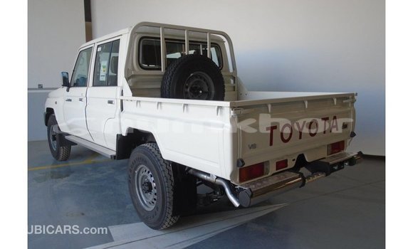 Buy Import Toyota Land Cruiser White Car in Import - Dubai in Bumthang Buy Import Toyota Land Cruiser White Car in Import - Dubai in Bumthang