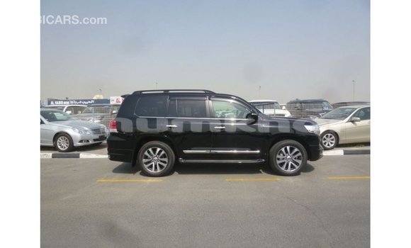 Buy Import Toyota Land Cruiser Black Car in Import - Dubai in Bumthang Buy Import Toyota Land Cruiser Black Car in Import - Dubai in Bumthang