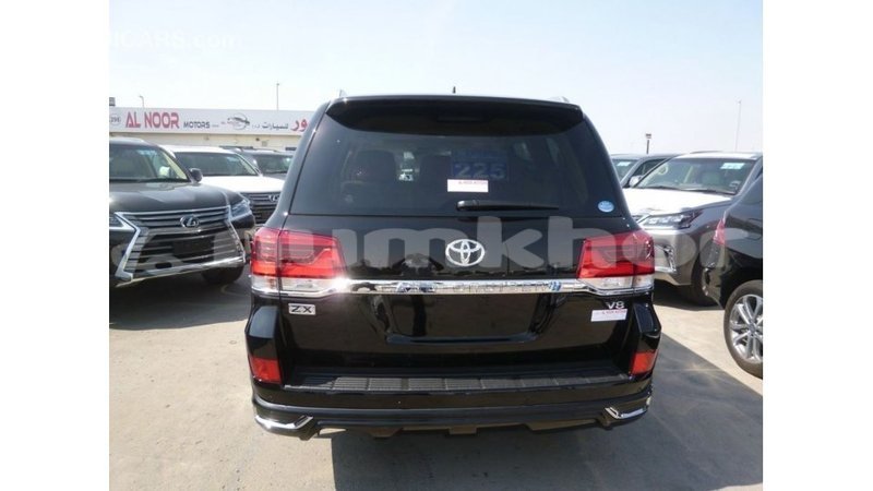 Big with watermark toyota land cruiser bumthang import dubai 2910