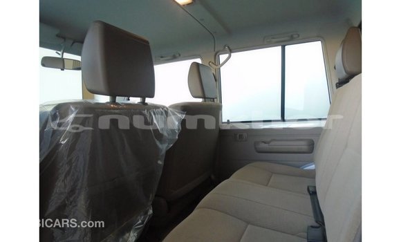 Buy Import Toyota Land Cruiser White Car in Import - Dubai in Bumthang Buy Import Toyota Land Cruiser White Car in Import - Dubai in Bumthang