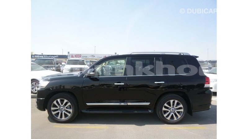 Big with watermark toyota land cruiser bumthang import dubai 2910