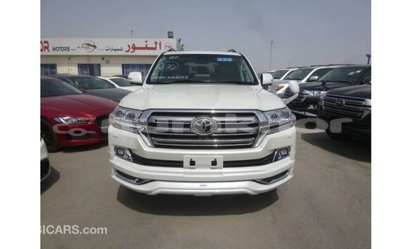 Buy Import Toyota Land Cruiser White Car in Import - Dubai in Bumthang Buy Import Toyota Land Cruiser White Car in Import - Dubai in Bumthang