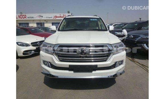 Buy Import Toyota Land Cruiser White Car in Import - Dubai in Bumthang Buy Import Toyota Land Cruiser White Car in Import - Dubai in Bumthang
