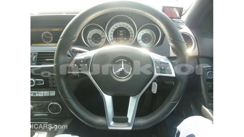 Big with watermark mercedes benz 200 bumthang import dubai 2923
