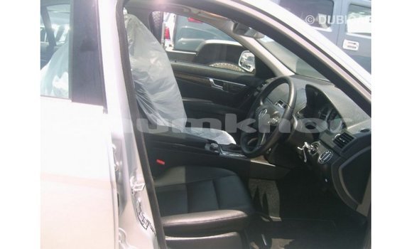 Buy Import Mercedes-Benz 190 Other Car in Import - Dubai in Bumthang Buy Import Mercedes-Benz 190 Other Car in Import - Dubai in Bumthang