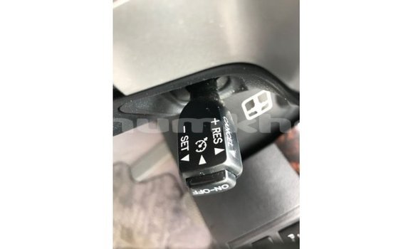 Buy Import Toyota Land Cruiser White Car in Import - Dubai in Bumthang Buy Import Toyota Land Cruiser White Car in Import - Dubai in Bumthang