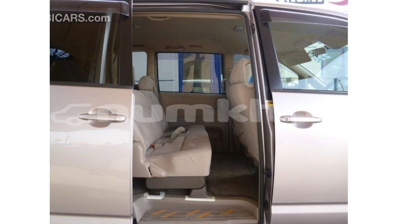 Big with watermark toyota voxy bumthang import dubai 2946