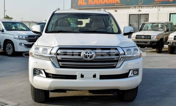 Buy Import Toyota Land Cruiser White Car in Import - Dubai in Bumthang Buy Import Toyota Land Cruiser White Car in Import - Dubai in Bumthang