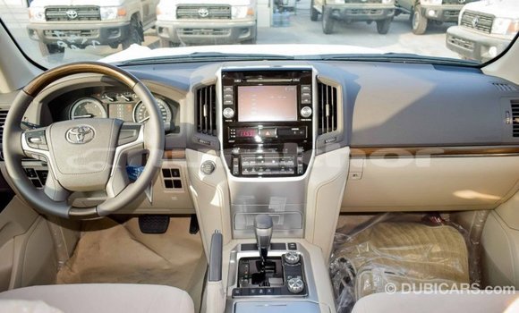 Buy Import Toyota Land Cruiser White Car in Import - Dubai in Bumthang Buy Import Toyota Land Cruiser White Car in Import - Dubai in Bumthang