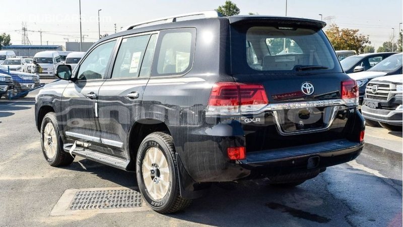 Big with watermark toyota land cruiser bumthang import dubai 2950