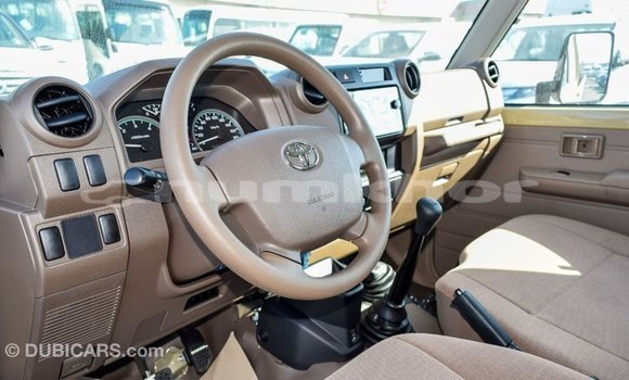 Buy Import Toyota Land Cruiser Beige Car in Import - Dubai in Bumthang Buy Import Toyota Land Cruiser Beige Car in Import - Dubai in Bumthang