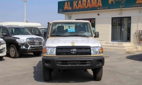 Buy Import Toyota Land Cruiser Beige Car in Import - Dubai in Bumthang Buy Import Toyota Land Cruiser Beige Car in Import - Dubai in Bumthang