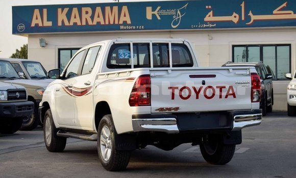 Buy Import Toyota Hilux White Car in Import - Dubai in Bumthang Buy Import Toyota Hilux White Car in Import - Dubai in Bumthang