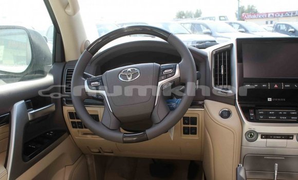 Buy Import Toyota Hilux Other Car in Import - Dubai in Bumthang Buy Import Toyota Hilux Other Car in Import - Dubai in Bumthang