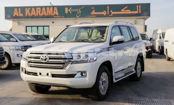 Buy Import Toyota Land Cruiser White Car in Import - Dubai in Bumthang Buy Import Toyota Land Cruiser White Car in Import - Dubai in Bumthang