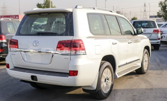 Buy Import Toyota Land Cruiser White Car in Import - Dubai in Bumthang Buy Import Toyota Land Cruiser White Car in Import - Dubai in Bumthang