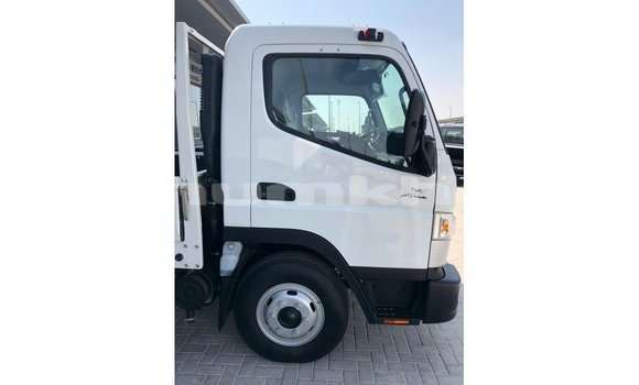 Buy Import Mitsubishi Carisma White Car in Import - Dubai in Bumthang Buy Import Mitsubishi Carisma White Car in Import - Dubai in Bumthang
