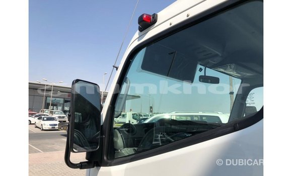 Buy Import Mitsubishi Carisma White Car in Import - Dubai in Bumthang Buy Import Mitsubishi Carisma White Car in Import - Dubai in Bumthang