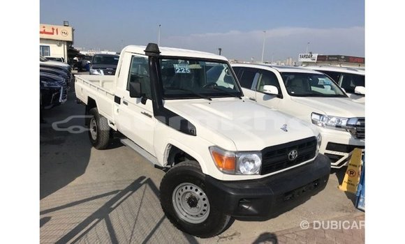 Buy Import Toyota Land Cruiser White Car in Import - Dubai in Bumthang Buy Import Toyota Land Cruiser White Car in Import - Dubai in Bumthang