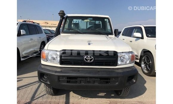 Buy Import Toyota Land Cruiser White Car in Import - Dubai in Bumthang Buy Import Toyota Land Cruiser White Car in Import - Dubai in Bumthang