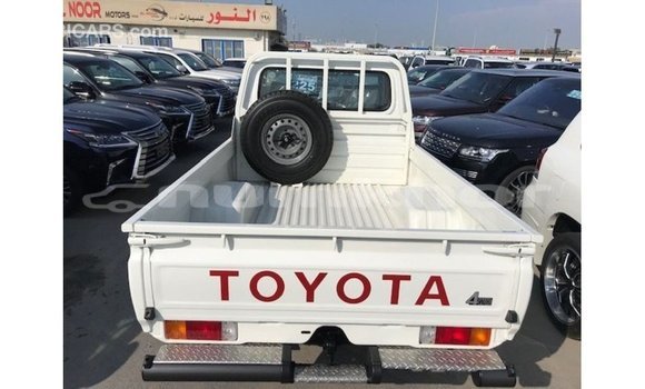 Buy Import Toyota Land Cruiser White Car in Import - Dubai in Bumthang Buy Import Toyota Land Cruiser White Car in Import - Dubai in Bumthang