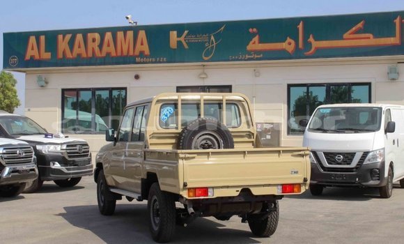 Buy Import Toyota Land Cruiser Beige Car in Import - Dubai in Bumthang Buy Import Toyota Land Cruiser Beige Car in Import - Dubai in Bumthang