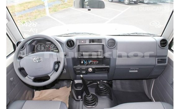 Buy Import Toyota Land Cruiser White Car in Import - Dubai in Bumthang Buy Import Toyota Land Cruiser White Car in Import - Dubai in Bumthang