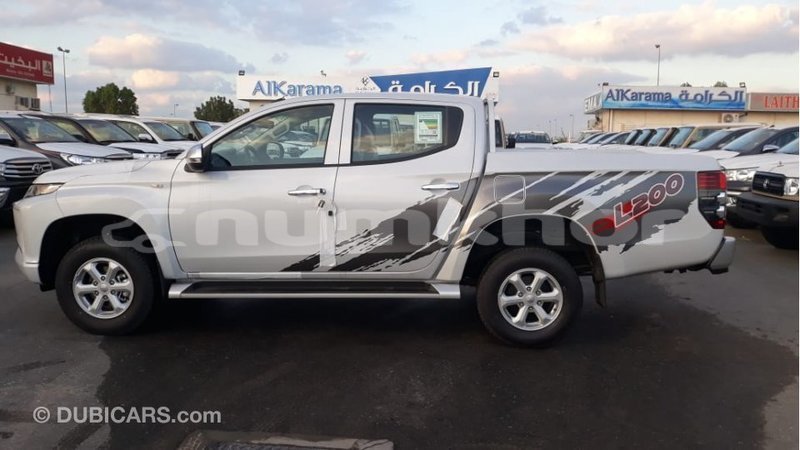 Big with watermark mitsubishi l200 bumthang import dubai 3004