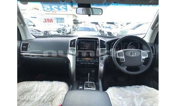 Buy Import Toyota Land Cruiser Black Car in Import - Dubai in Bumthang Buy Import Toyota Land Cruiser Black Car in Import - Dubai in Bumthang