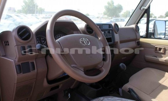 Buy Import Toyota Land Cruiser Beige Car in Import - Dubai in Bumthang Buy Import Toyota Land Cruiser Beige Car in Import - Dubai in Bumthang