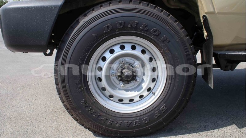 Big with watermark toyota land cruiser bumthang import dubai 3009