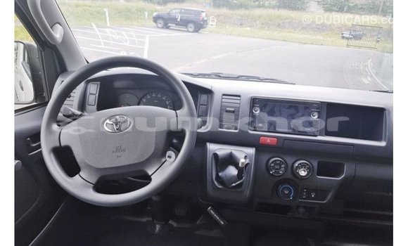 Buy Import Toyota Hiace White Car in Import - Dubai in Bumthang Buy Import Toyota Hiace White Car in Import - Dubai in Bumthang
