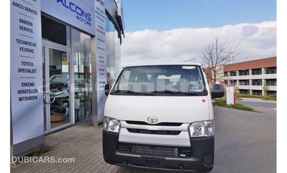 Buy Import Toyota Hiace White Car in Import - Dubai in Bumthang Buy Import Toyota Hiace White Car in Import - Dubai in Bumthang