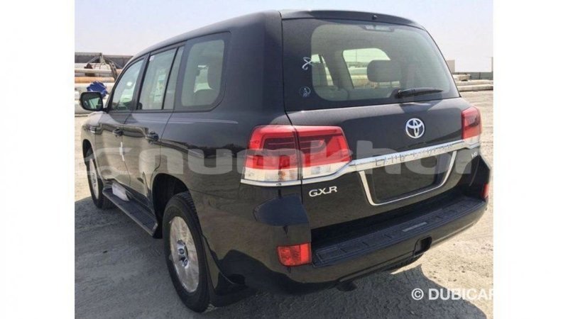 Big with watermark toyota land cruiser bumthang import dubai 3031