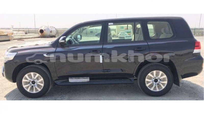 Big with watermark toyota land cruiser bumthang import dubai 3031