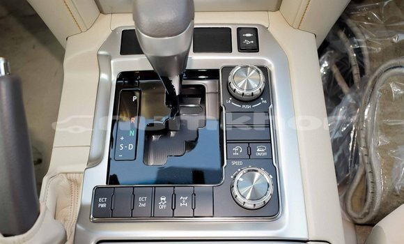 Buy Import Toyota Land Cruiser White Car in Import - Dubai in Bumthang Buy Import Toyota Land Cruiser White Car in Import - Dubai in Bumthang