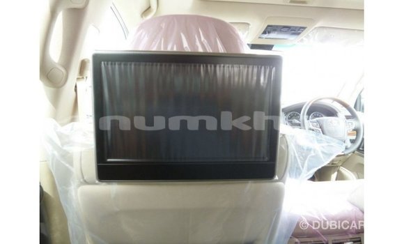 Buy Import Toyota Land Cruiser White Car in Import - Dubai in Bumthang Buy Import Toyota Land Cruiser White Car in Import - Dubai in Bumthang