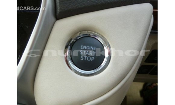 Buy Import Toyota Land Cruiser White Car in Import - Dubai in Bumthang Buy Import Toyota Land Cruiser White Car in Import - Dubai in Bumthang
