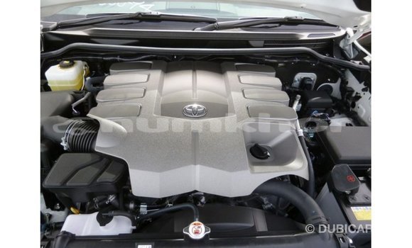 Buy Import Toyota Land Cruiser White Car in Import - Dubai in Bumthang Buy Import Toyota Land Cruiser White Car in Import - Dubai in Bumthang
