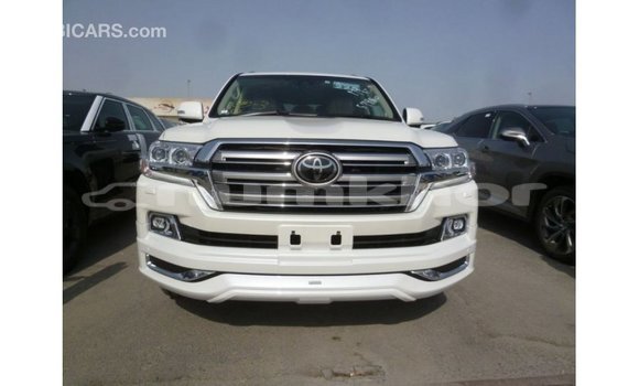 Buy Import Toyota Land Cruiser White Car in Import - Dubai in Bumthang Buy Import Toyota Land Cruiser White Car in Import - Dubai in Bumthang