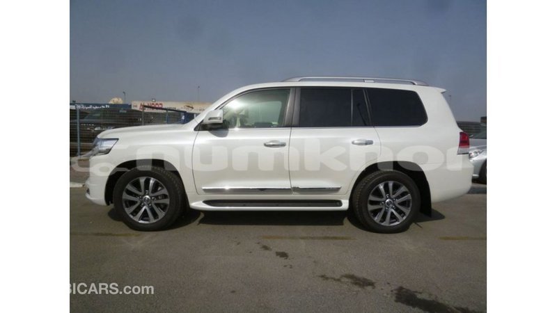 Big with watermark toyota land cruiser bumthang import dubai 3044
