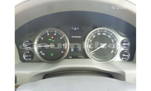 Buy Import Toyota Land Cruiser White Car in Import - Dubai in Bumthang Buy Import Toyota Land Cruiser White Car in Import - Dubai in Bumthang