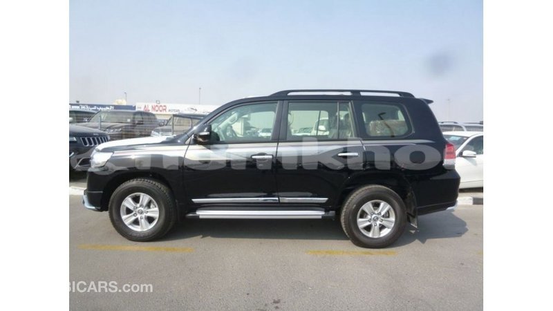Big with watermark toyota land cruiser bumthang import dubai 3049
