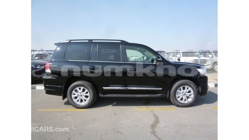 Big with watermark toyota land cruiser bumthang import dubai 3052