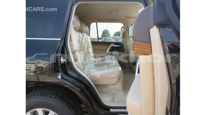 Big with watermark toyota land cruiser bumthang import dubai 3052