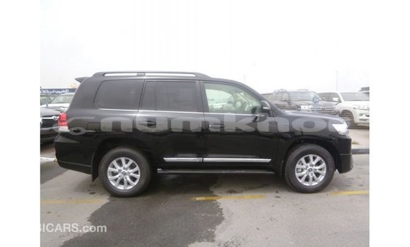 Buy Import Toyota Land Cruiser Black Car in Import - Dubai in Bumthang Buy Import Toyota Land Cruiser Black Car in Import - Dubai in Bumthang