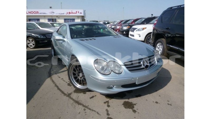 Big with watermark mercedes benz 190 bumthang import dubai 3054