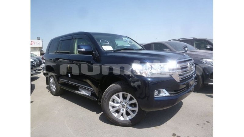 Big with watermark toyota land cruiser bumthang import dubai 3060