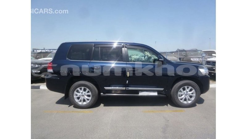Big with watermark toyota land cruiser bumthang import dubai 3060